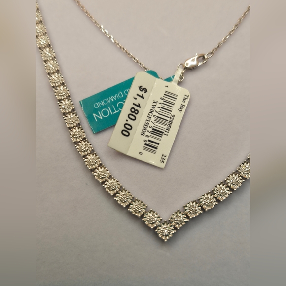 Brand new sterling silver and diamonds necklace - Picture 3 of 6
